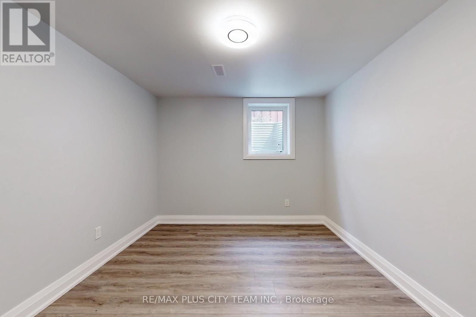 Bsmt - 31 Leacrest Street, Brampton, Ontario  L6S 3K5 - Photo 24 - W14098554