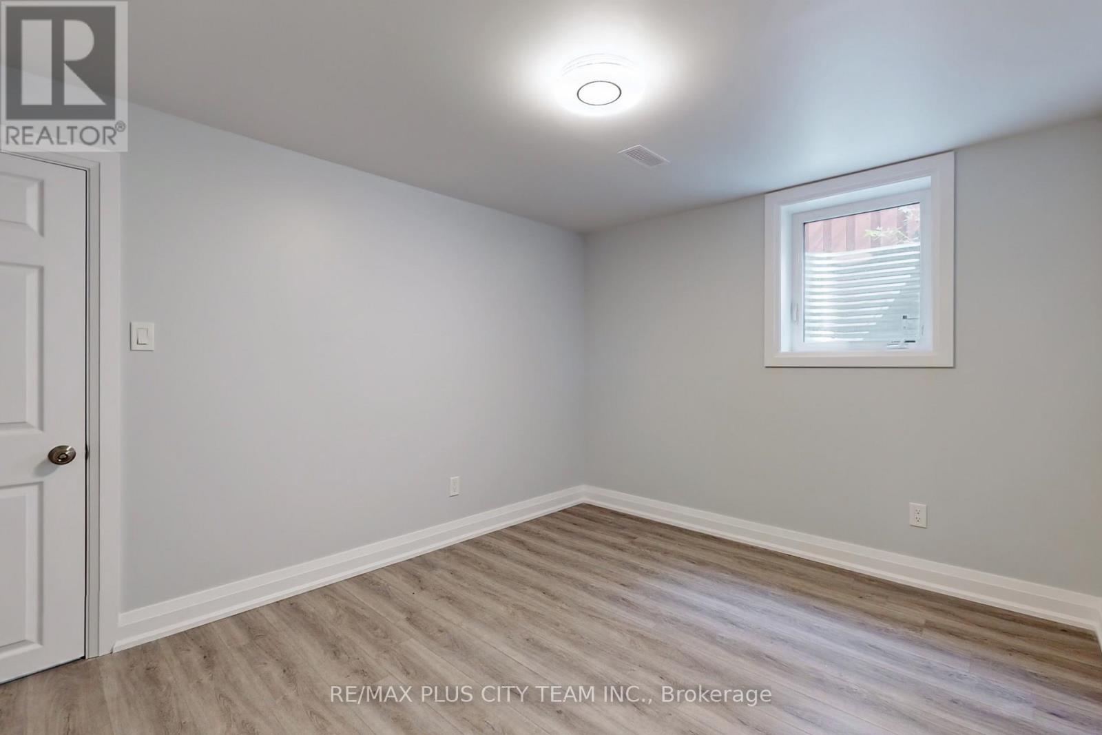 Bsmt - 31 Leacrest Street, Brampton, Ontario  L6S 3K5 - Photo 25 - W14098554