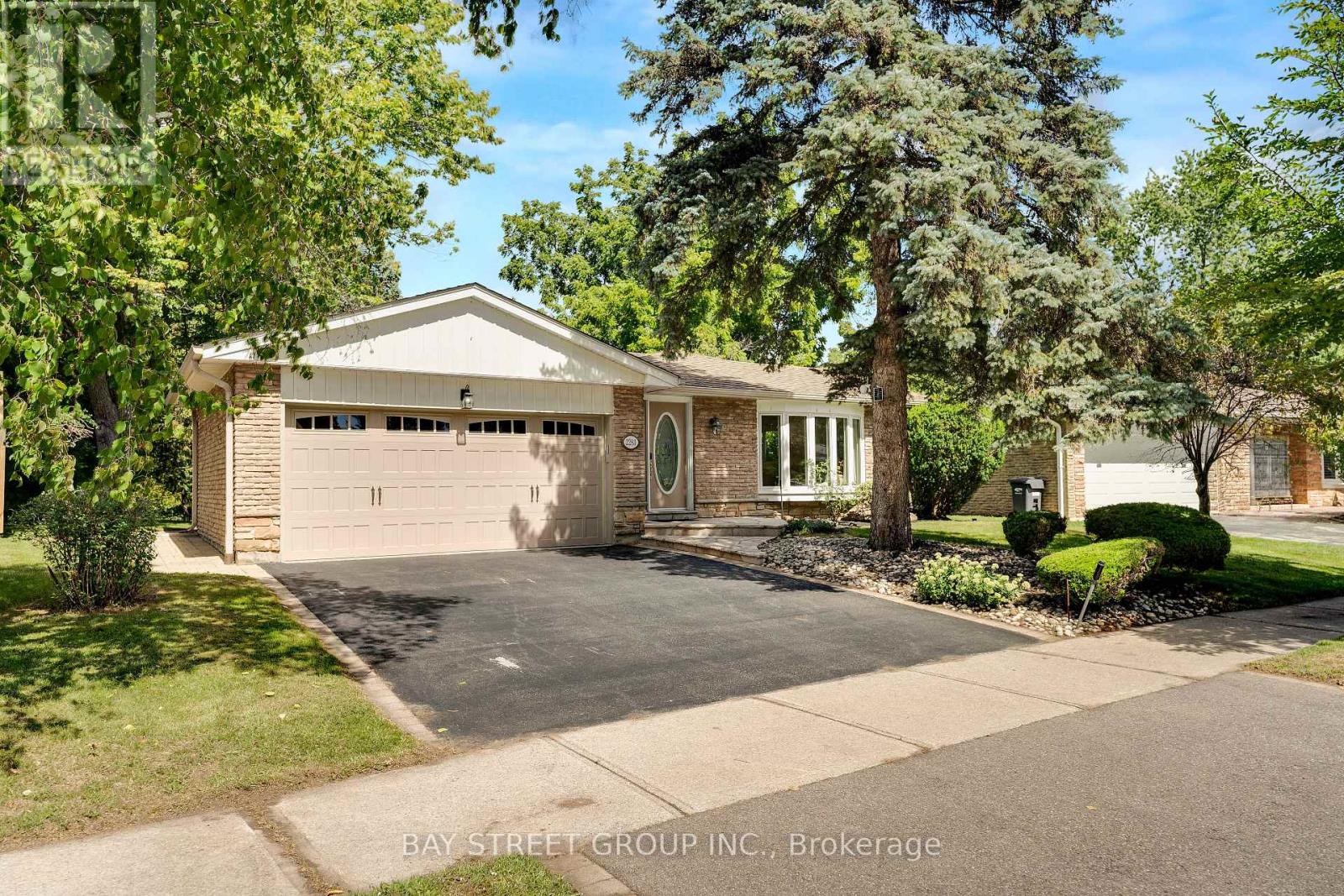 2283 Devon Road, Oakville, Ontario  L6J 5R2 - Photo 6 - W14098556