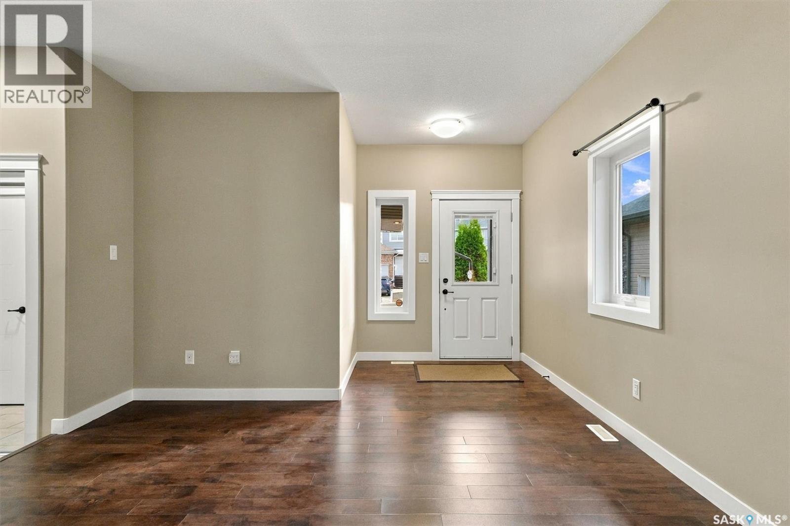 417 Langer Place, Warman, Saskatchewan  S0K 4S1 - Photo 3 - SK051452