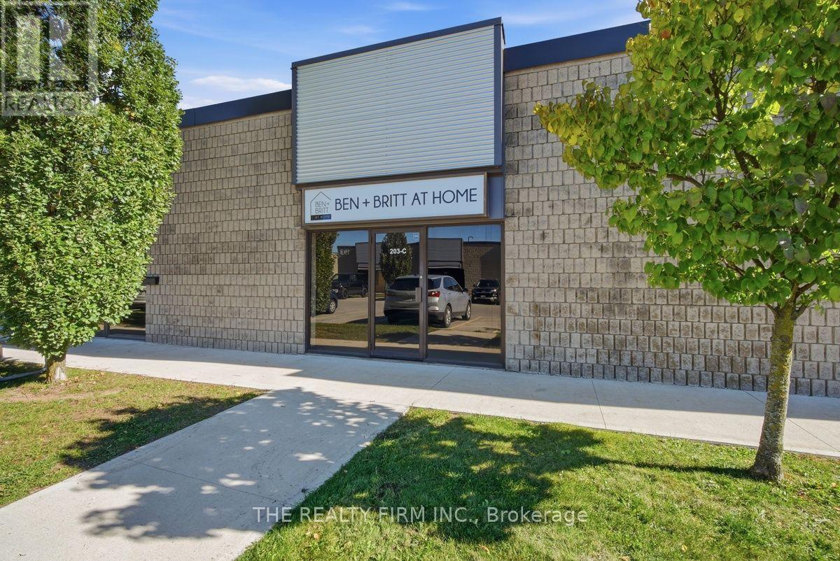 C,D - 203 EXETER ROAD, London South, Ontario
