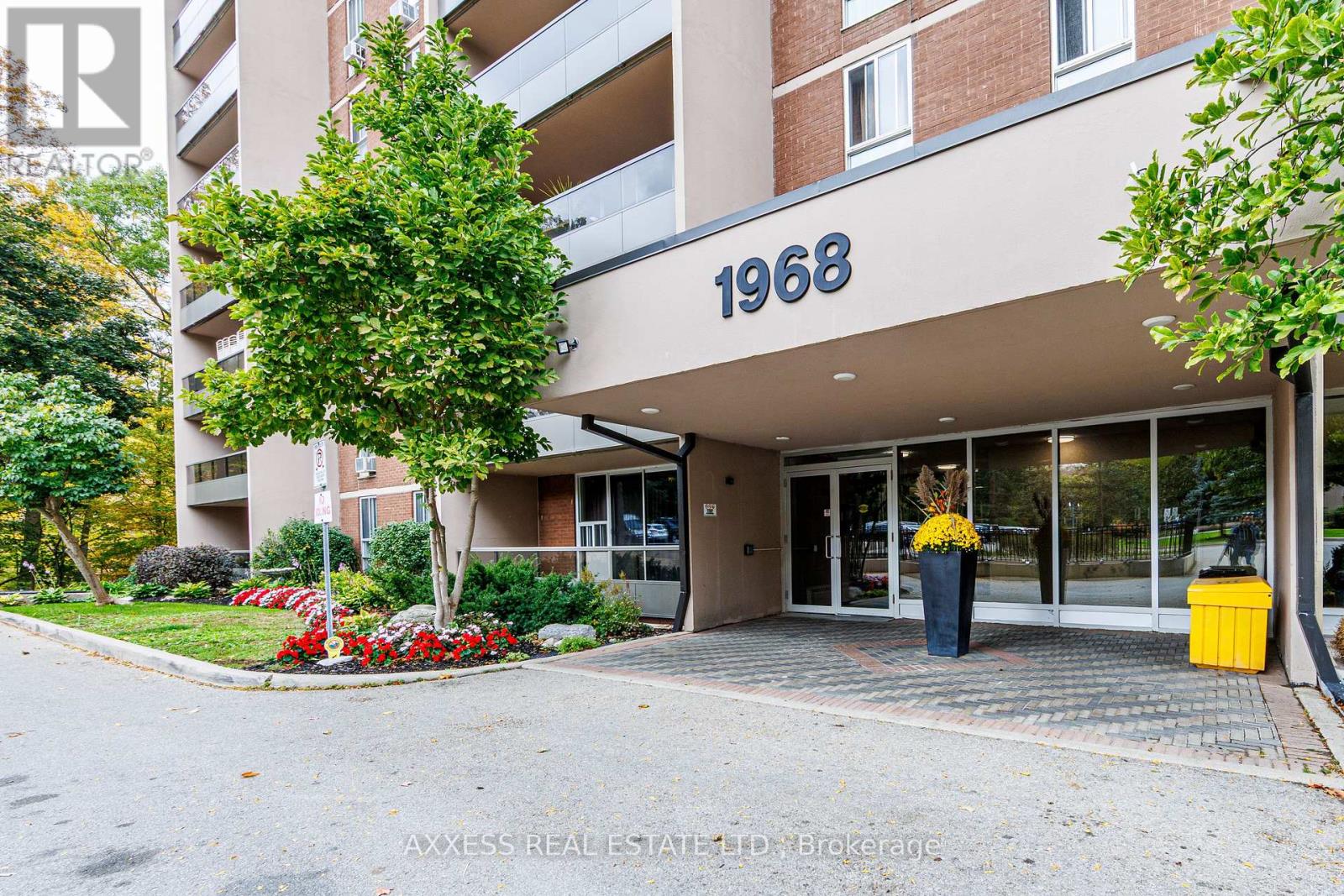 902 - 1968 Main Street W, Hamilton, Ontario  L8S 1J7 - Photo 2 - X14098446
