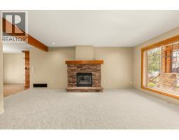 922 Paret Crescent, Kelowna, British Columbia V1W 4X8 - Photo 4 - 10402861