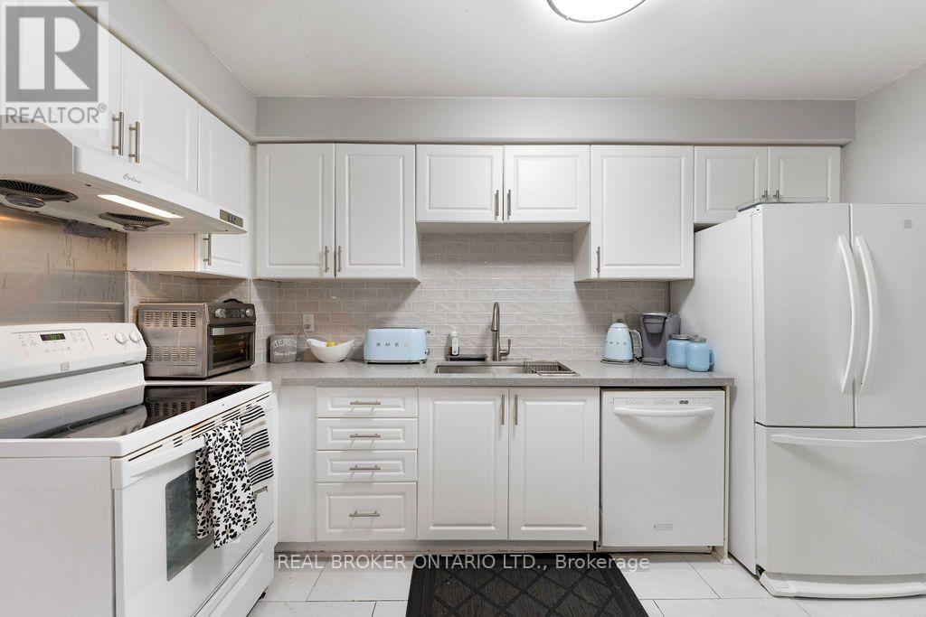 3341 Bobwhite Mews, Mississauga, Ontario  L5N 6E8 - Photo 9 - W14097918
