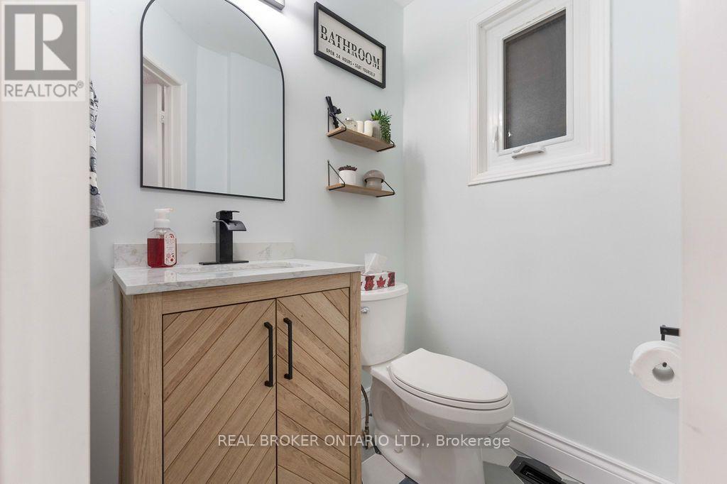 3341 Bobwhite Mews, Mississauga, Ontario  L5N 6E8 - Photo 7 - W14097918