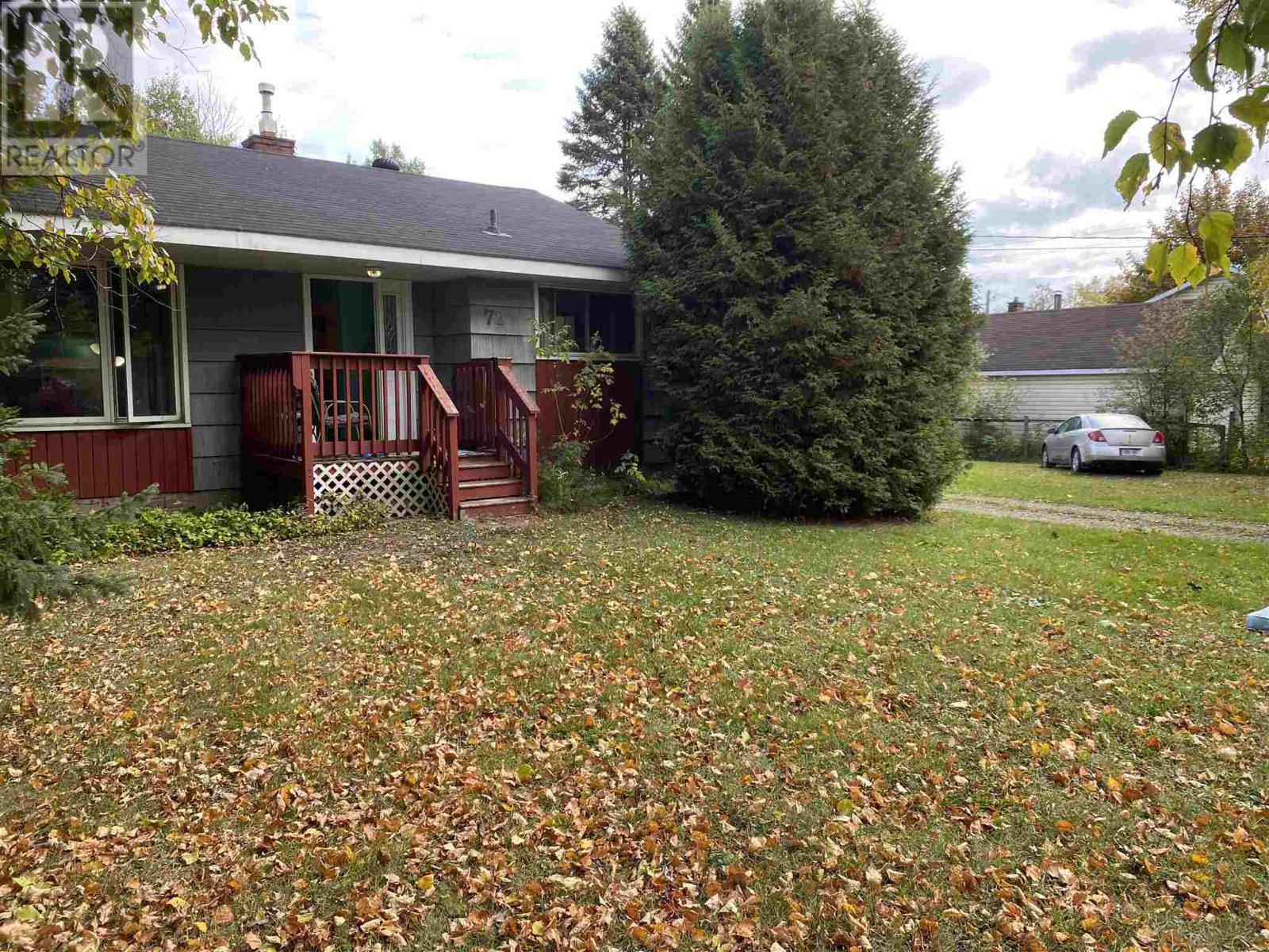 72 South Eden St, Sault Ste. Marie, Ontario  P6C 5N5 - Photo 1 - SM262935