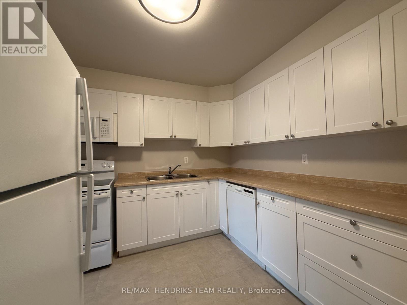 606 - 64 Windward Street, St. Catharines, Ontario  L2M 4H3 - Photo 2 - X14098598