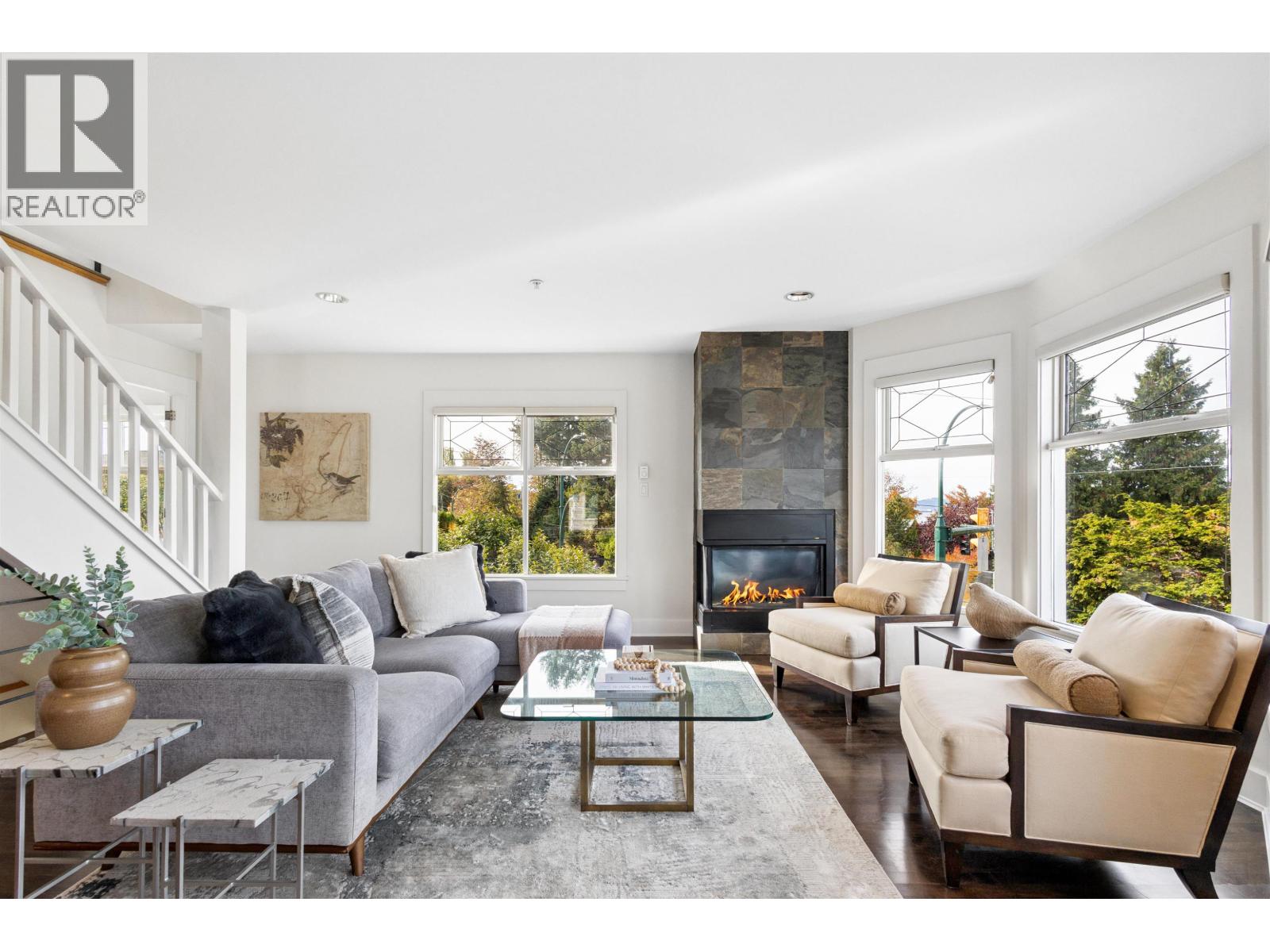 2697 York Avenue, Vancouver, British Columbia  V6K 1E6 - Photo 2 - R3176935