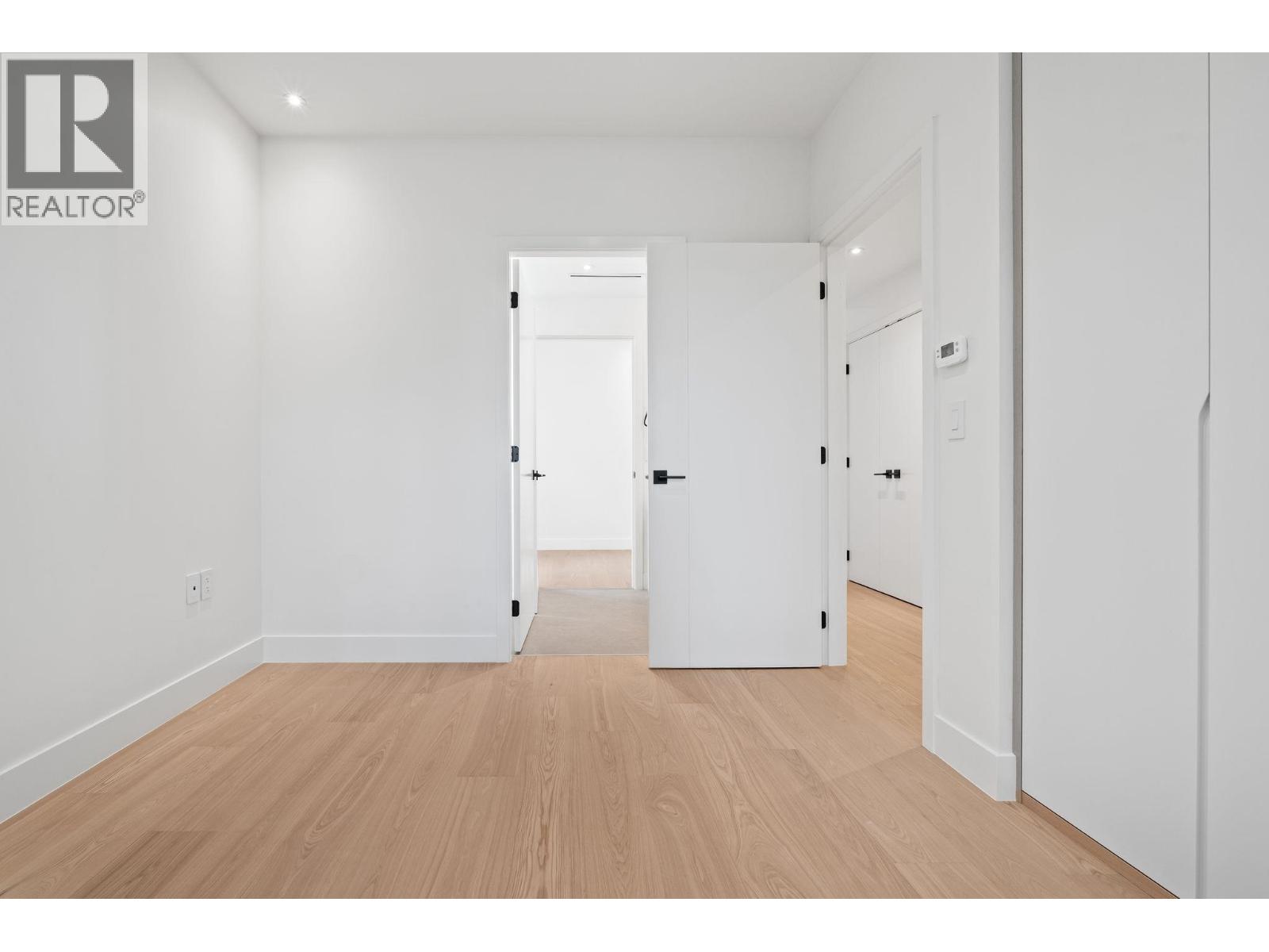 1 3813 W 16TH AVENUE