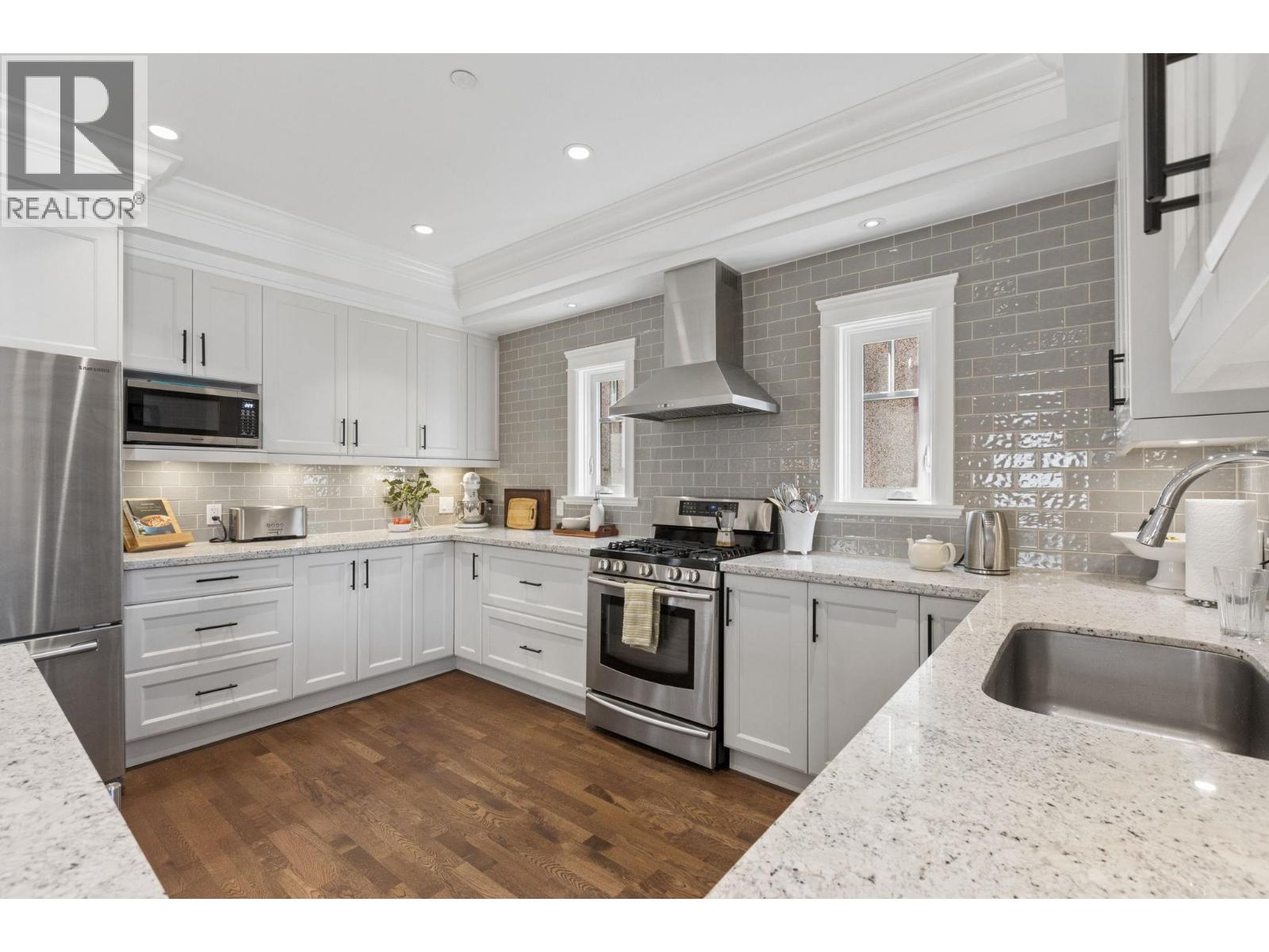 2533 Kitchener Street, Vancouver, British Columbia  V5K 3C7 - Photo 9 - R3176904