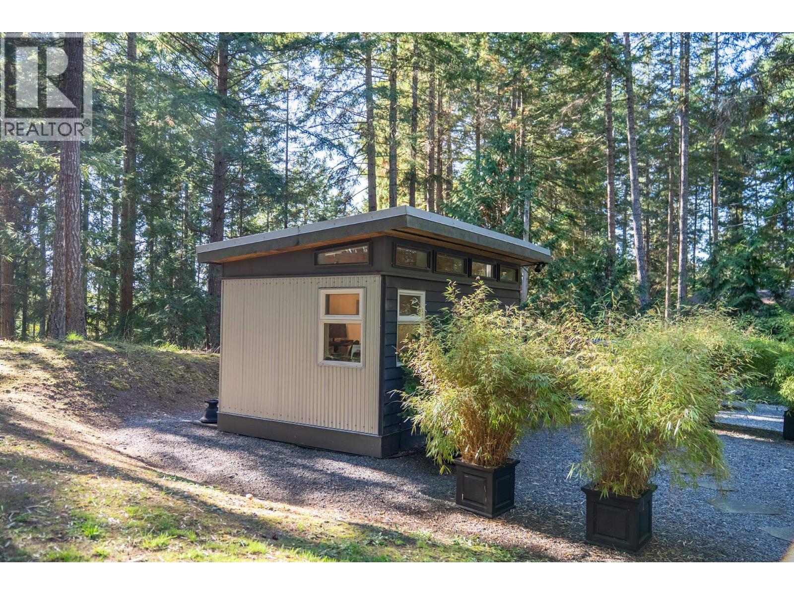 2701 Galley Crescent, Pender Island, British Columbia  V0N 2M2 - Photo 18 - R3176940