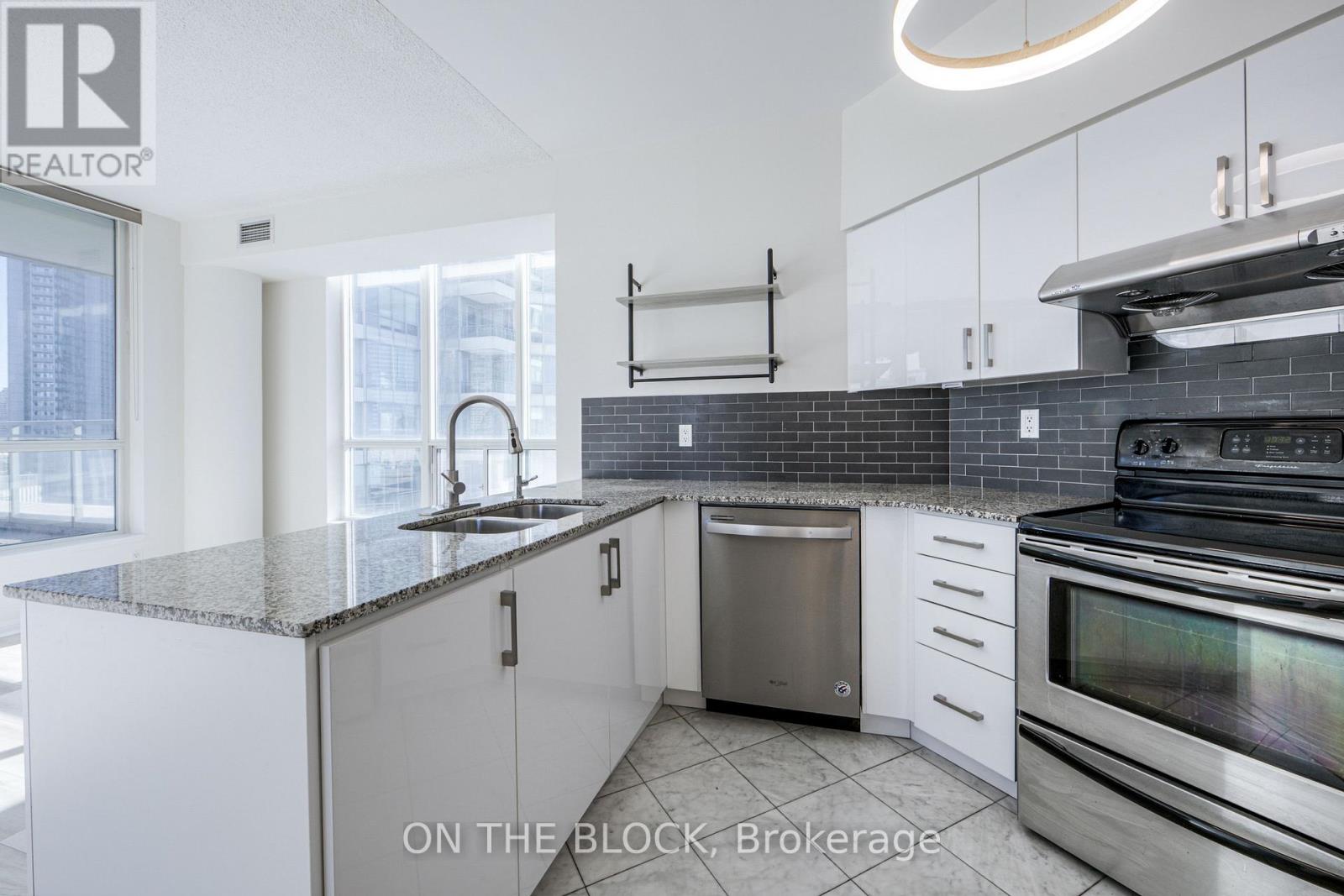 1515 - 230 Queens Quay W, Toronto, Ontario  M5J 2Y7 - Photo 10 - C14098672