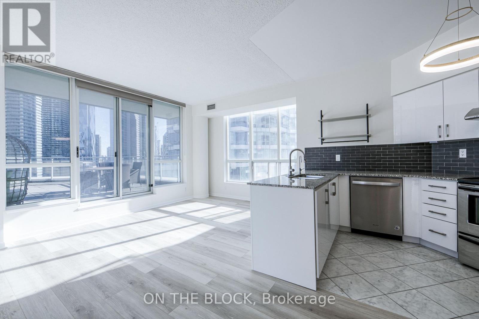 1515 - 230 Queens Quay W, Toronto, Ontario  M5J 2Y7 - Photo 11 - C14098672