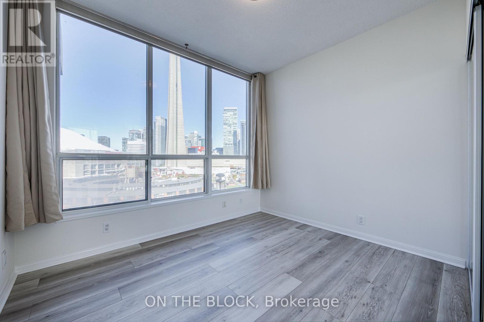 1515 - 230 Queens Quay W, Toronto, Ontario  M5J 2Y7 - Photo 4 - C14098672