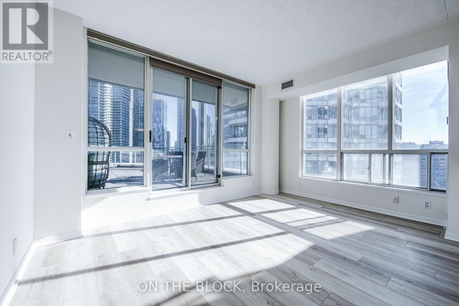 1515 - 230 Queens Quay W, Toronto, Ontario  M5J 2Y7 - Photo 8 - C14098672