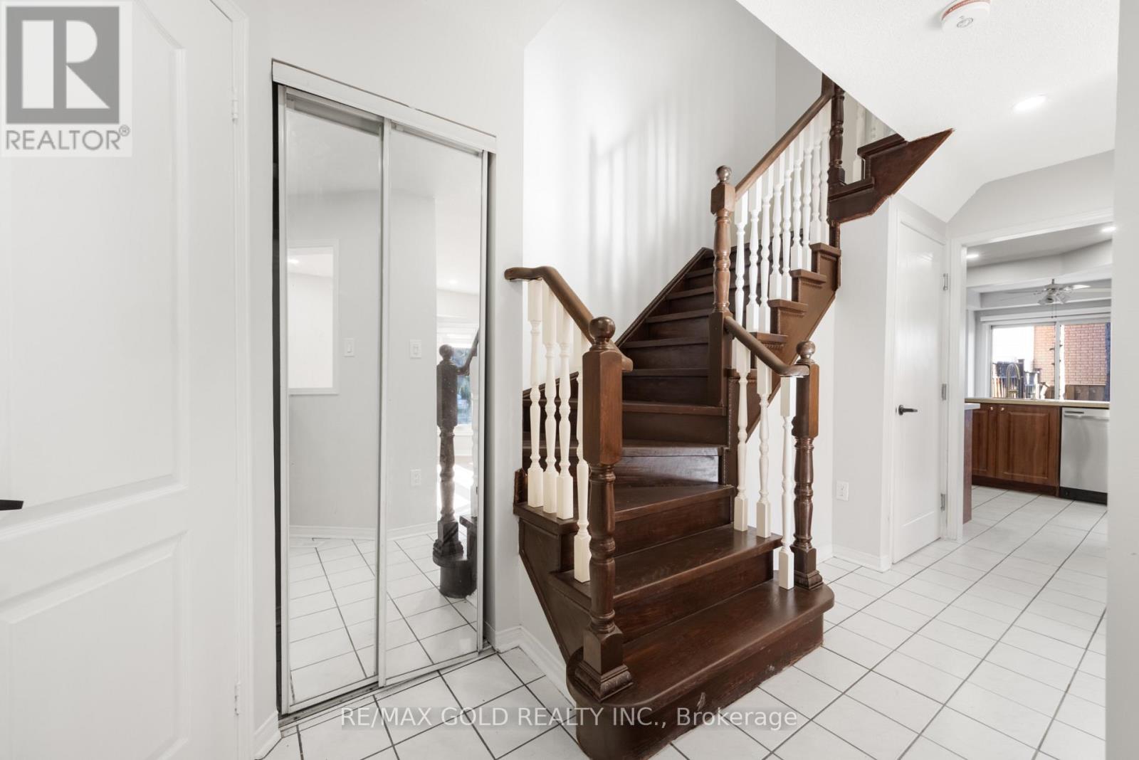 6942 Yarrow Avenue, Mississauga, Ontario  L5N 6Z9 - Photo 5 - W14094116
