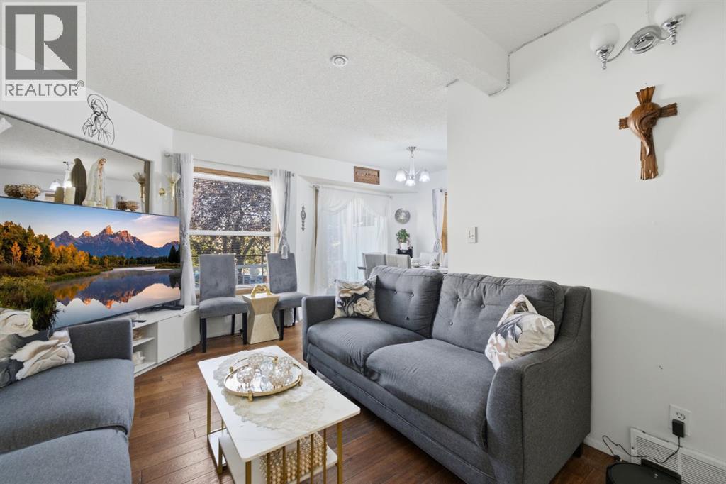 240 Shawinigan Drive Sw, Calgary, Alberta  T2Y 3B4 - Photo 9 - A2337791