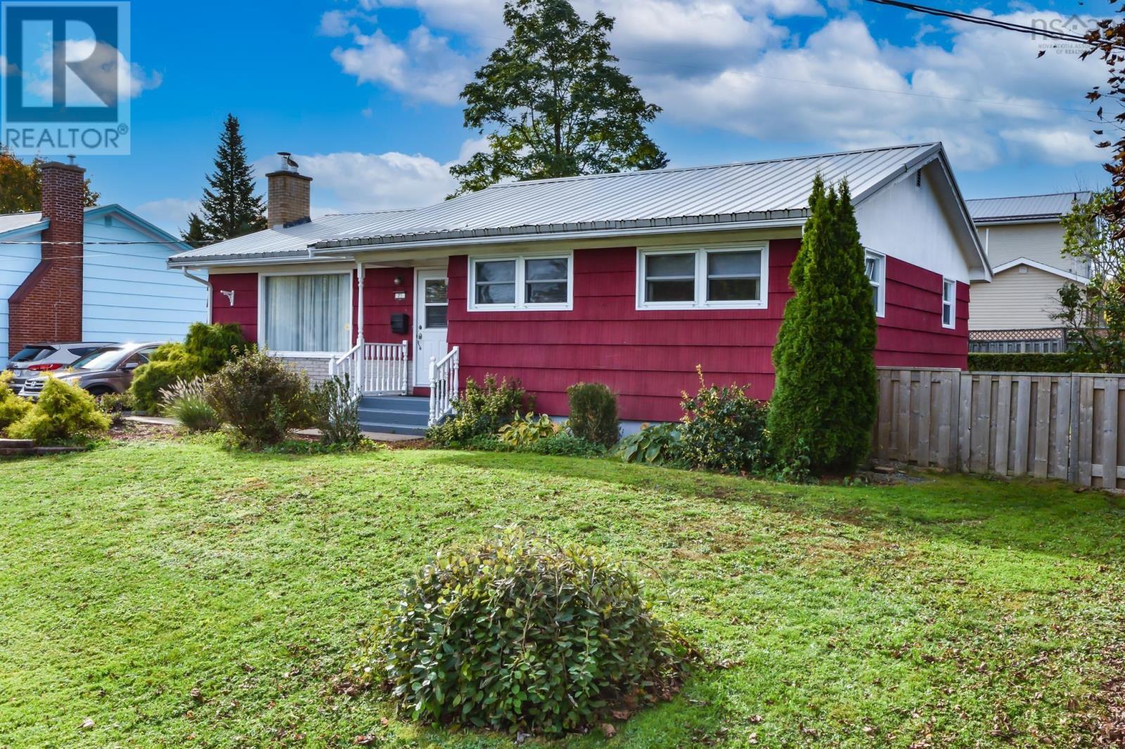 73 Forest Hill Road, bridgewater, Nova Scotia