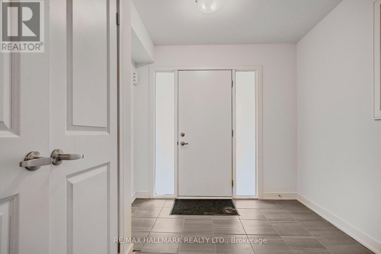 48 Spry Lane, Barrie (Innis-Shore), Ontario  L9J 0N6 - Photo 2 - S14098606