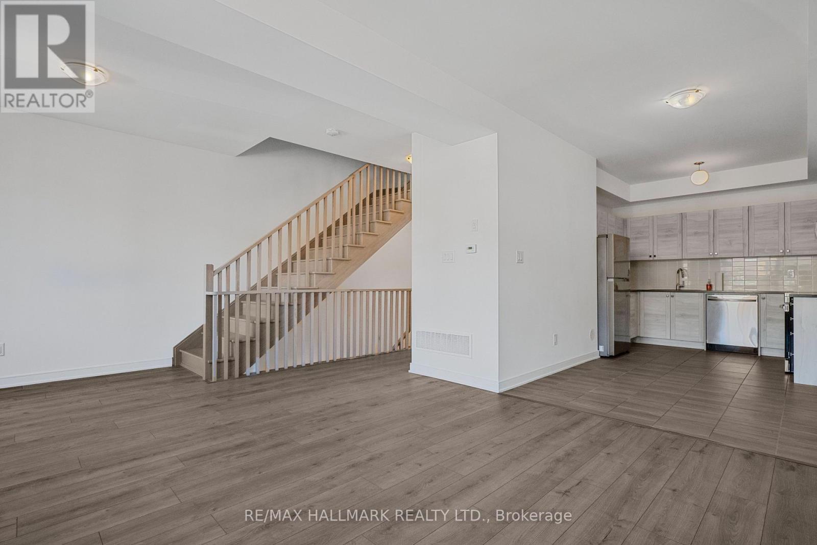 48 Spry Lane, Barrie (Innis-Shore), Ontario  L9J 0N6 - Photo 9 - S14098606