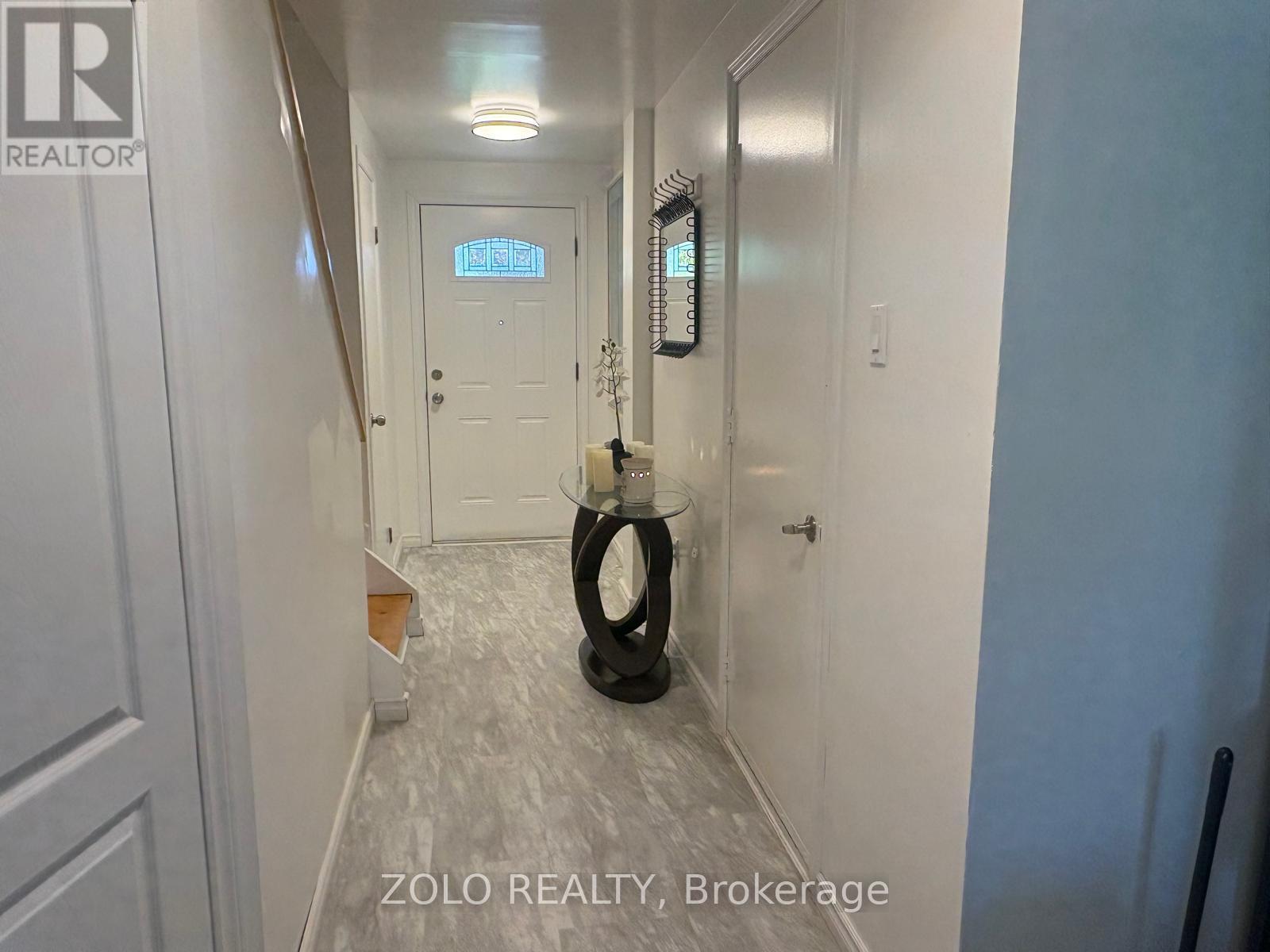 147 Burns Circle, Barrie (Letitia Heights), Ontario  L4N 5J8 - Photo 3 - S14098632