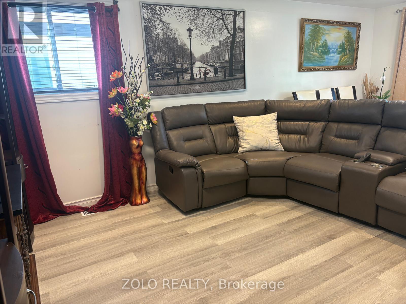 147 Burns Circle, Barrie (Letitia Heights), Ontario  L4N 5J8 - Photo 4 - S14098632