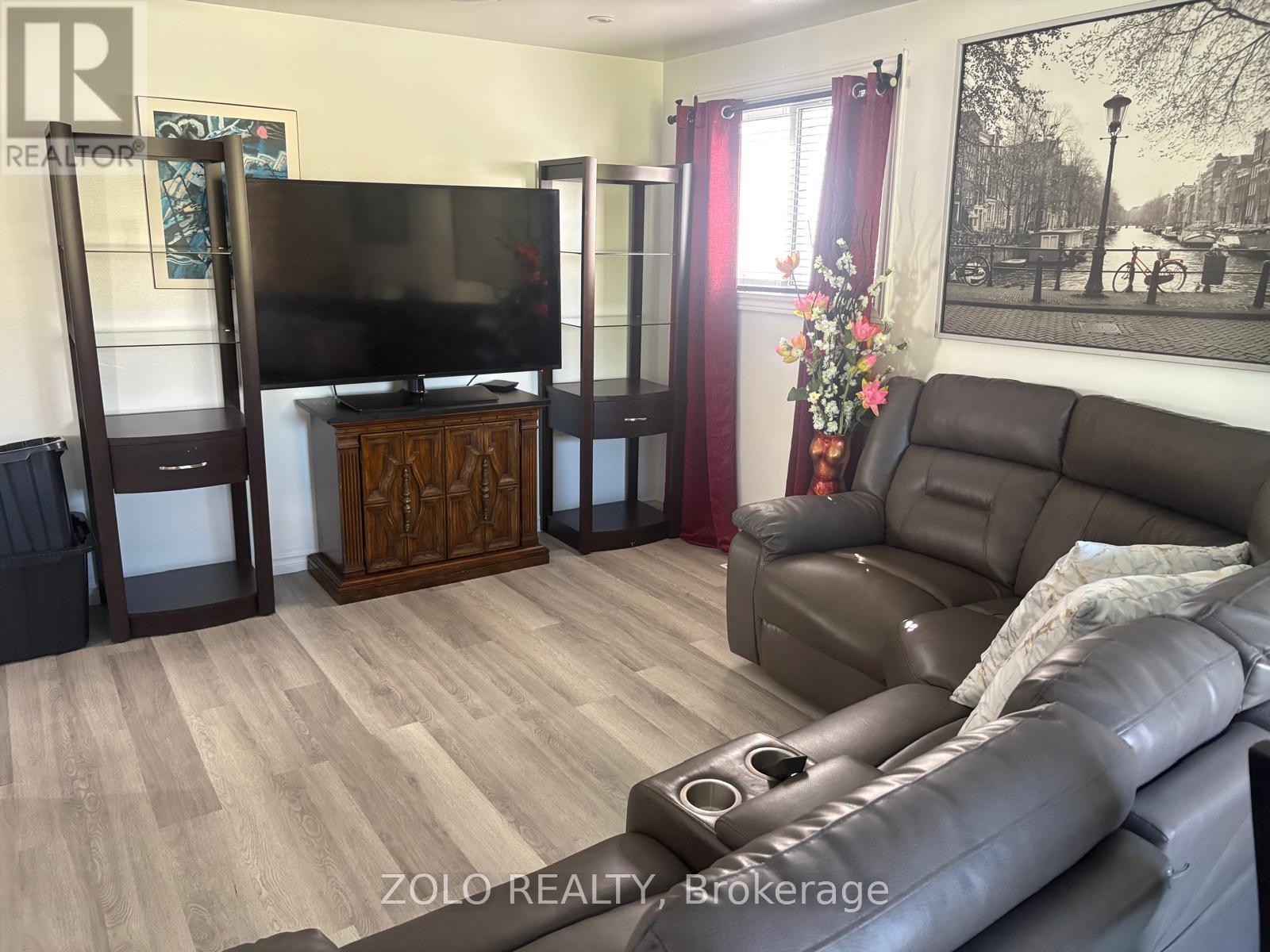 147 Burns Circle, Barrie (Letitia Heights), Ontario  L4N 5J8 - Photo 5 - S14098632