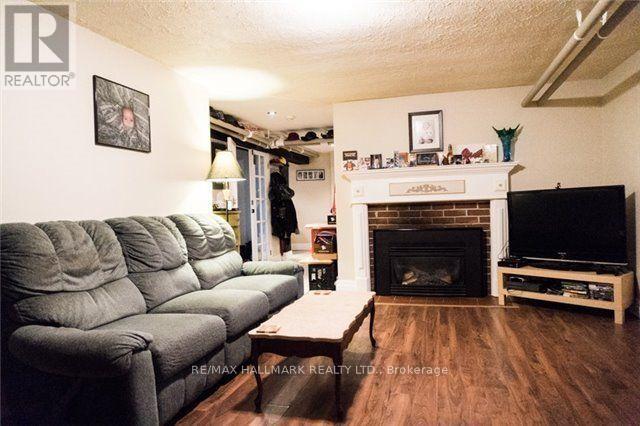 81 Wellington Street E, Barrie, Ontario  L4M 2C3 - Photo 7 - S14098684
