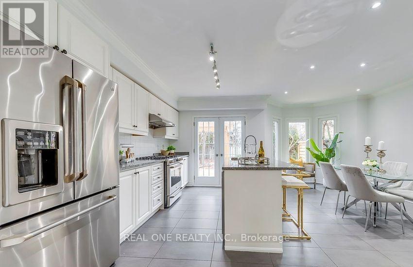 2093 Shorncliffe Boulevard, Oakville, Ontario  L6M 3N8 - Photo 10 - W14098634