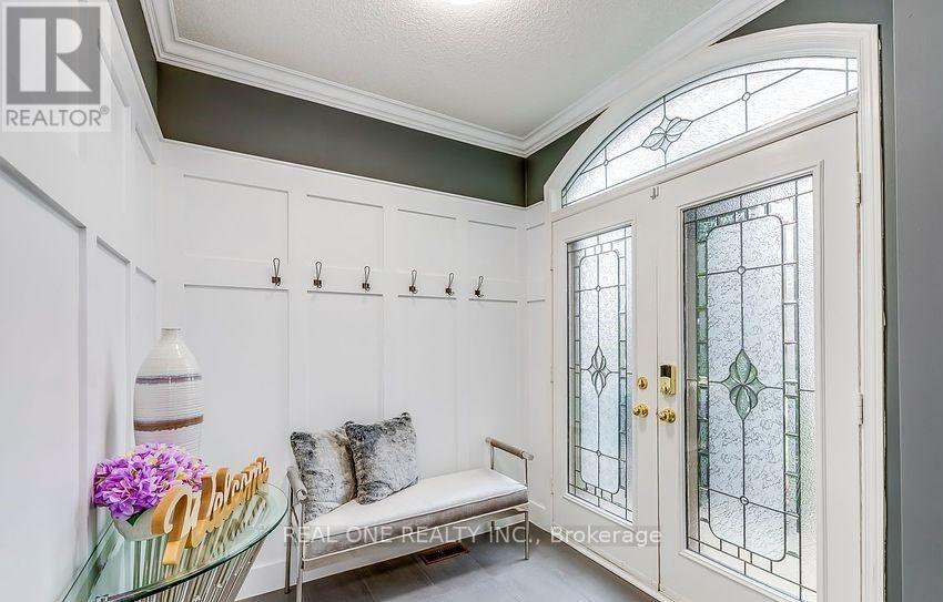 2093 Shorncliffe Boulevard, Oakville, Ontario  L6M 3N8 - Photo 3 - W14098634