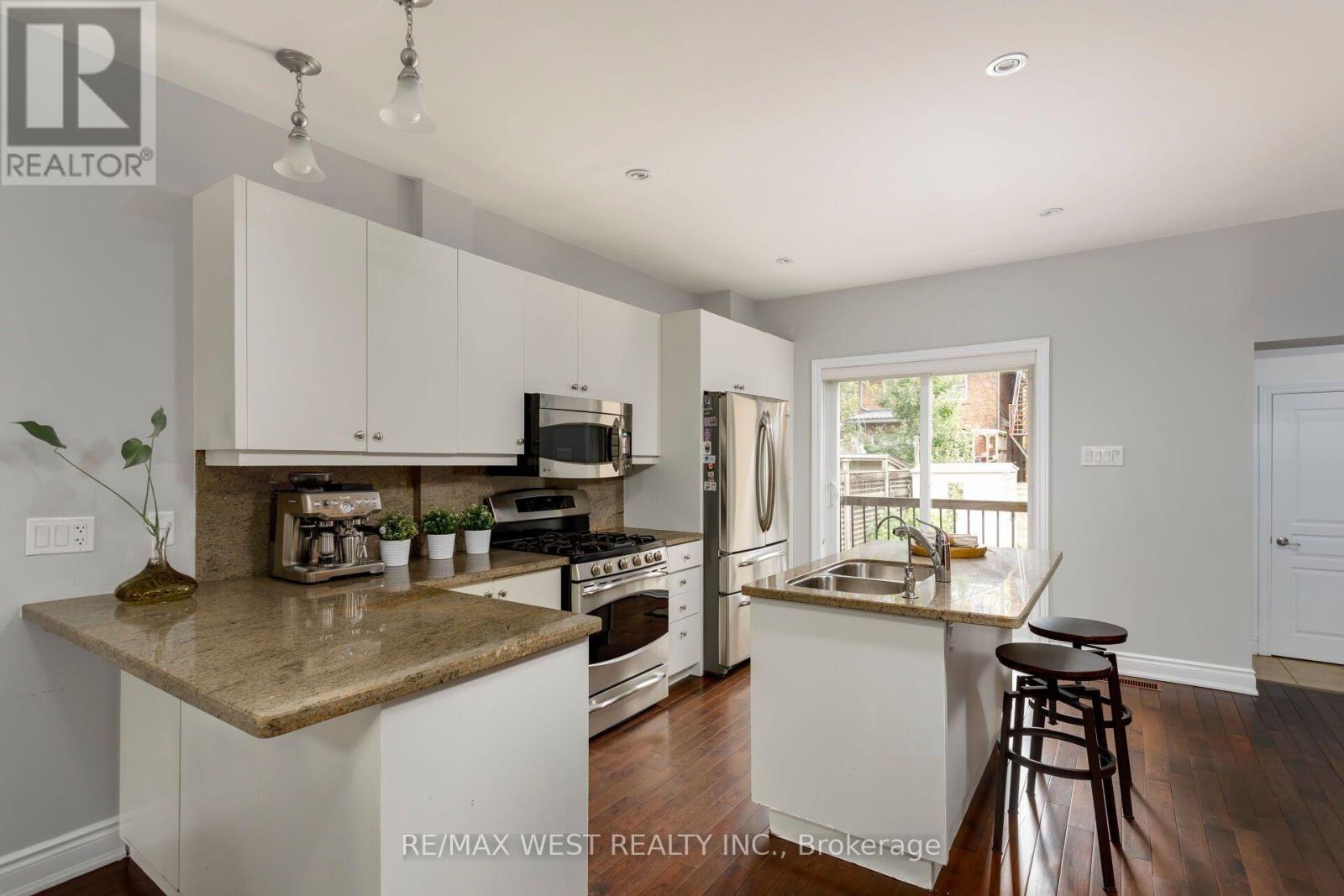 17a Cowan Avenue, Toronto, Ontario  M6K 2N1 - Photo 10 - W14098666