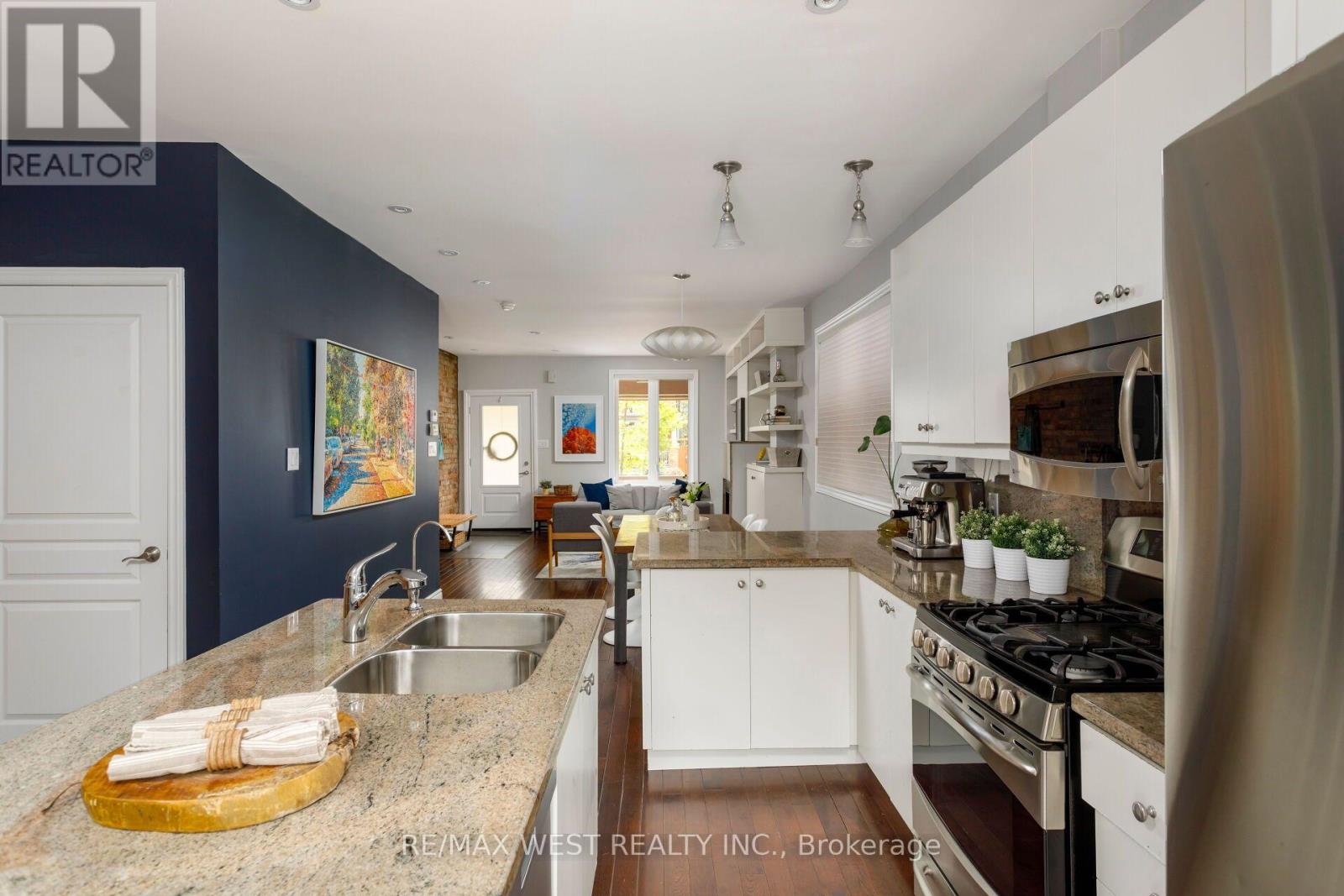 17a Cowan Avenue, Toronto, Ontario  M6K 2N1 - Photo 12 - W14098666