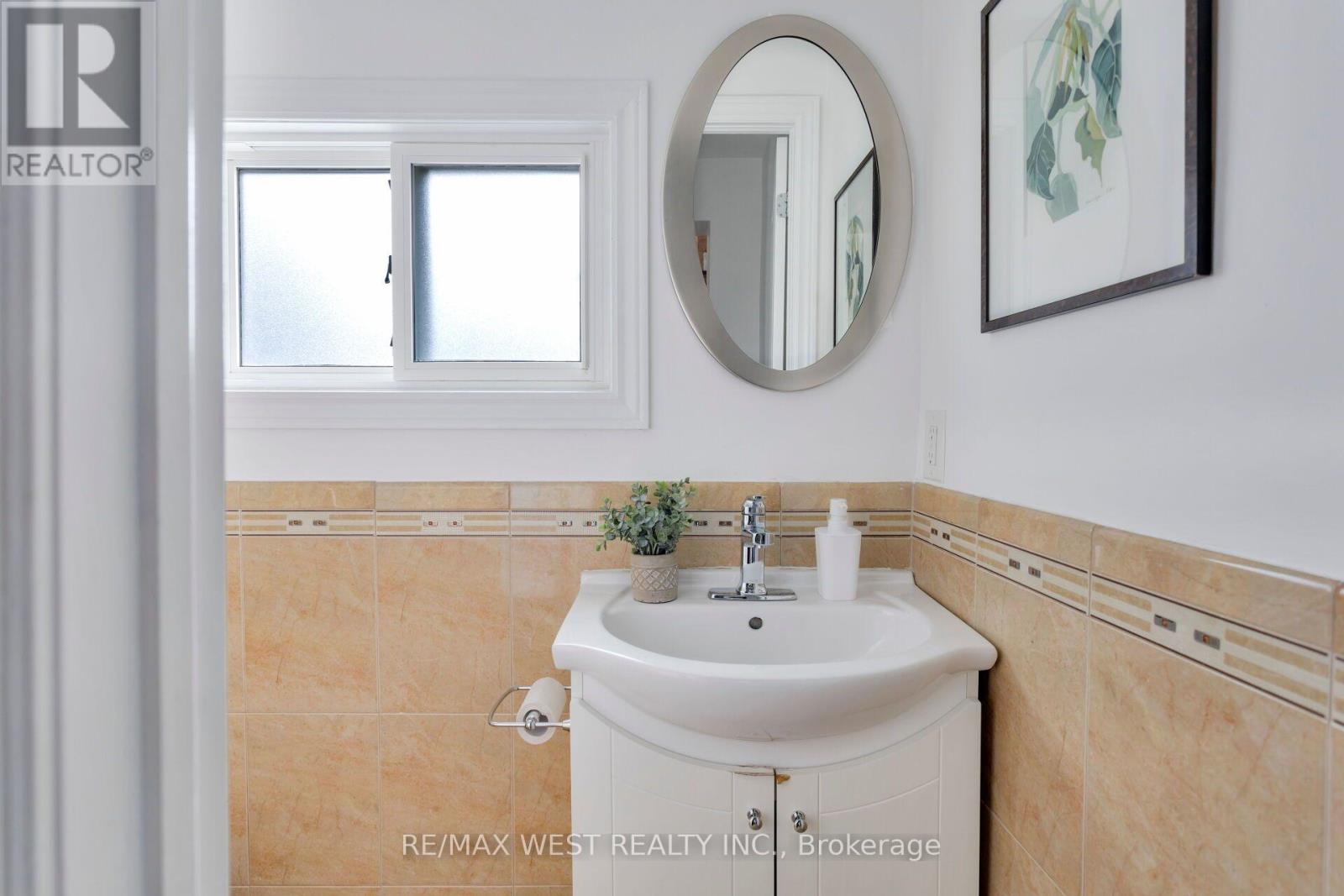 17a Cowan Avenue, Toronto, Ontario  M6K 2N1 - Photo 15 - W14098666