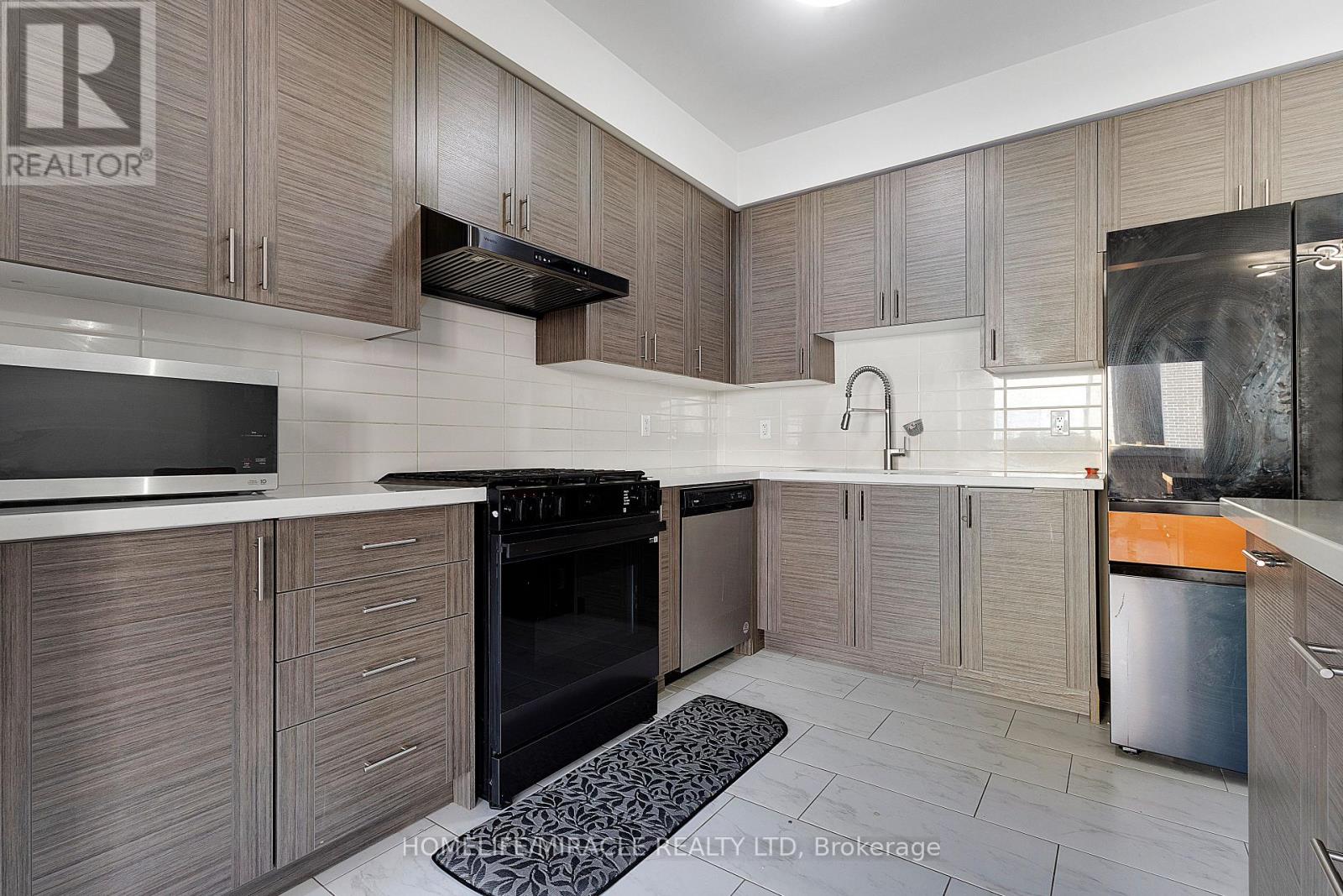 45 Calabria Drive, Caledon, Ontario  L7C 4L2 - Photo 12 - W14090992