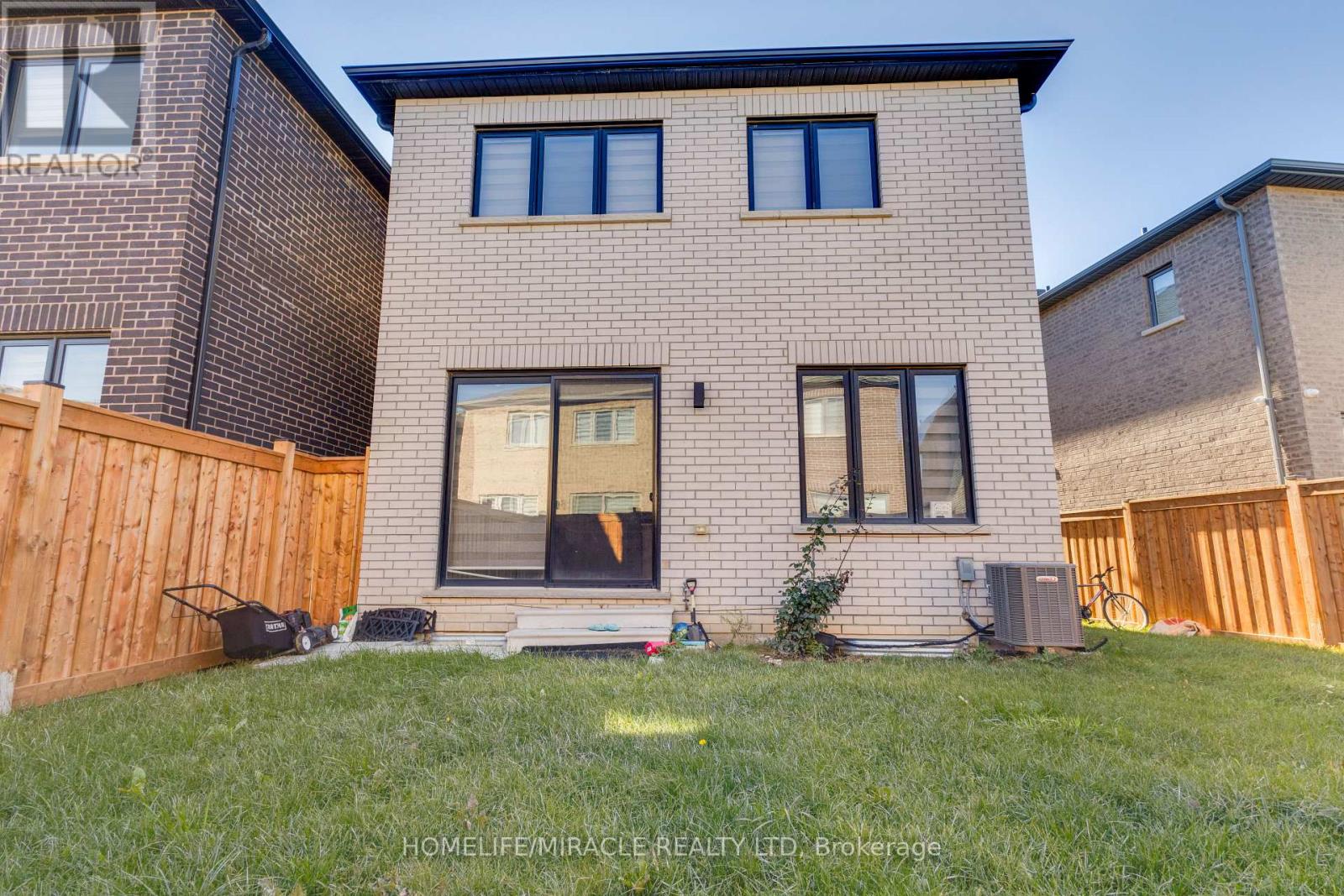 45 Calabria Drive, Caledon, Ontario  L7C 4L2 - Photo 34 - W14090992