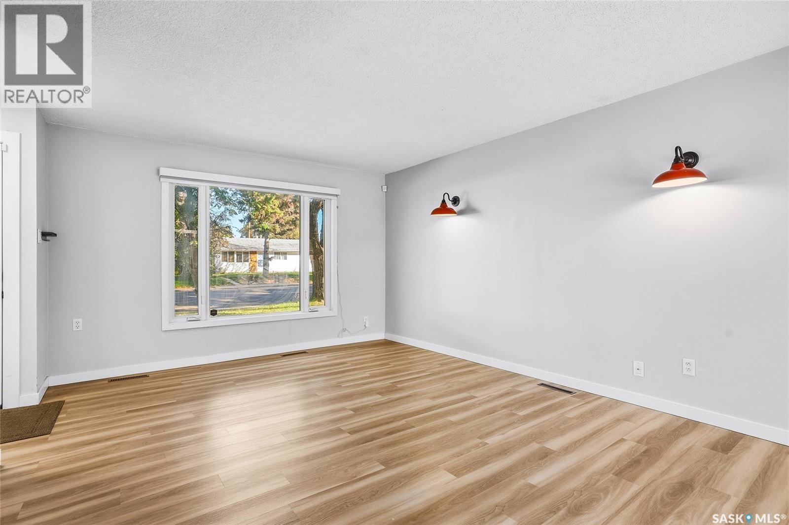 605 X Avenue N, Saskatoon, Saskatchewan  S7L 3K2 - Photo 3 - SK051282
