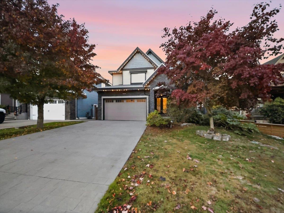 2258 Madrona Place, Surrey, British Columbia  V4A 7Z4 - Photo 2 - R3176891