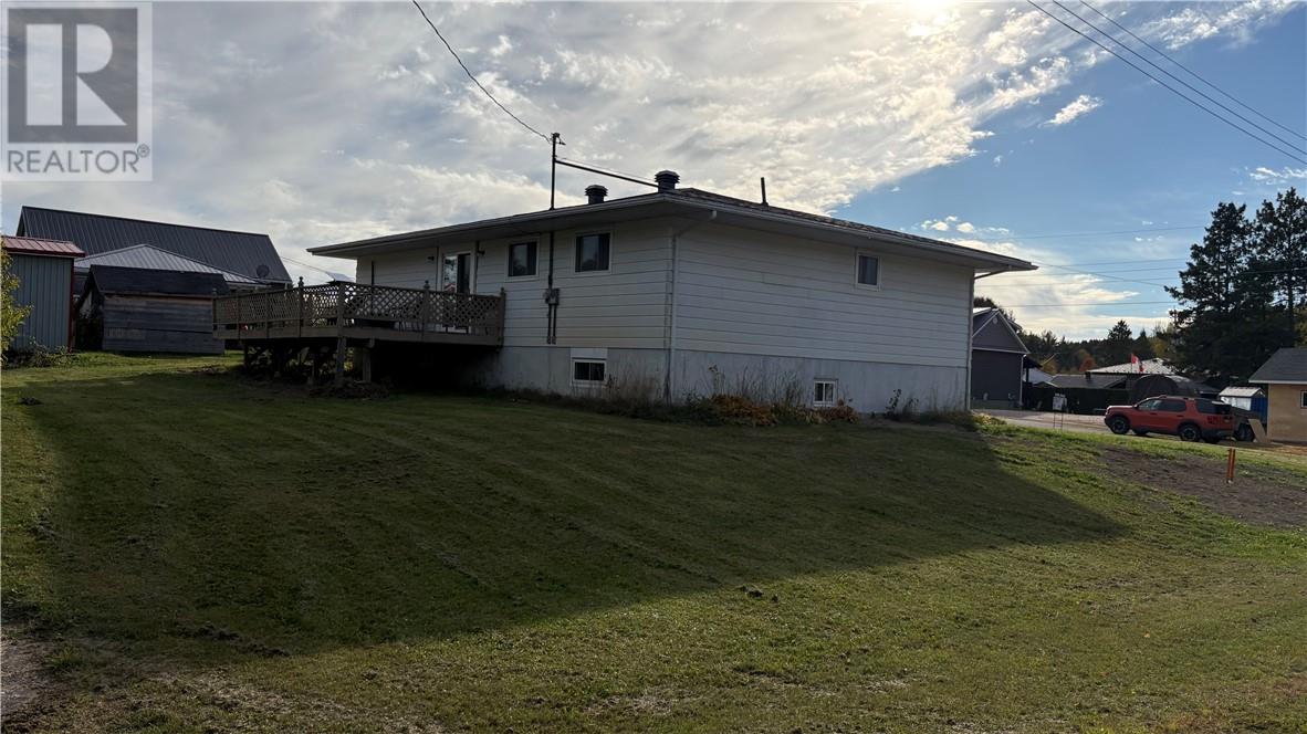 34 Dollard, Noelville, Ontario  P0M 2N0 - Photo 3 - 2131021