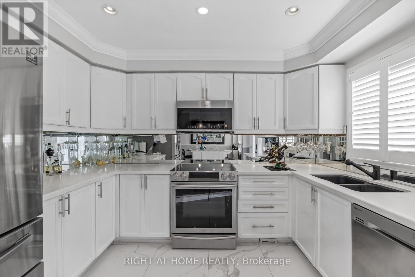 7 Urwin Street, Ajax, Ontario  L1T 0G7 - Photo 13 - E14092834