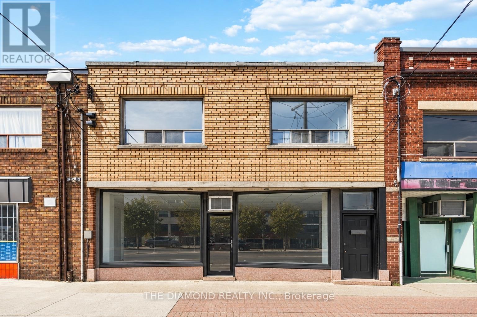1958A EGLINTON AVENUE W, Toronto, Ontario