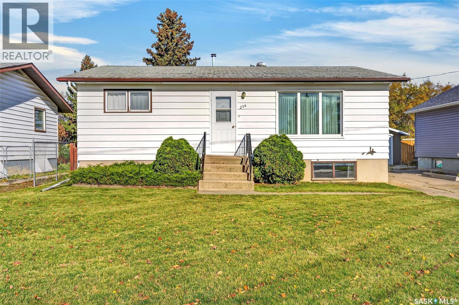 214 Burns Avenue W, Melfort, Saskatchewan  S0E 1A0 - Photo 3 - SK051464