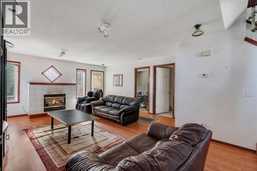 863 Applewood Drive SE