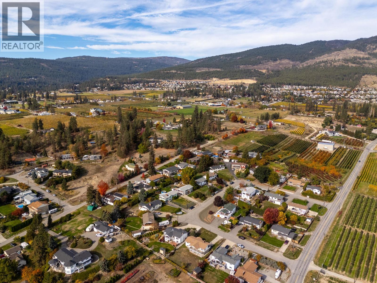 2582 Neufeld Crescent