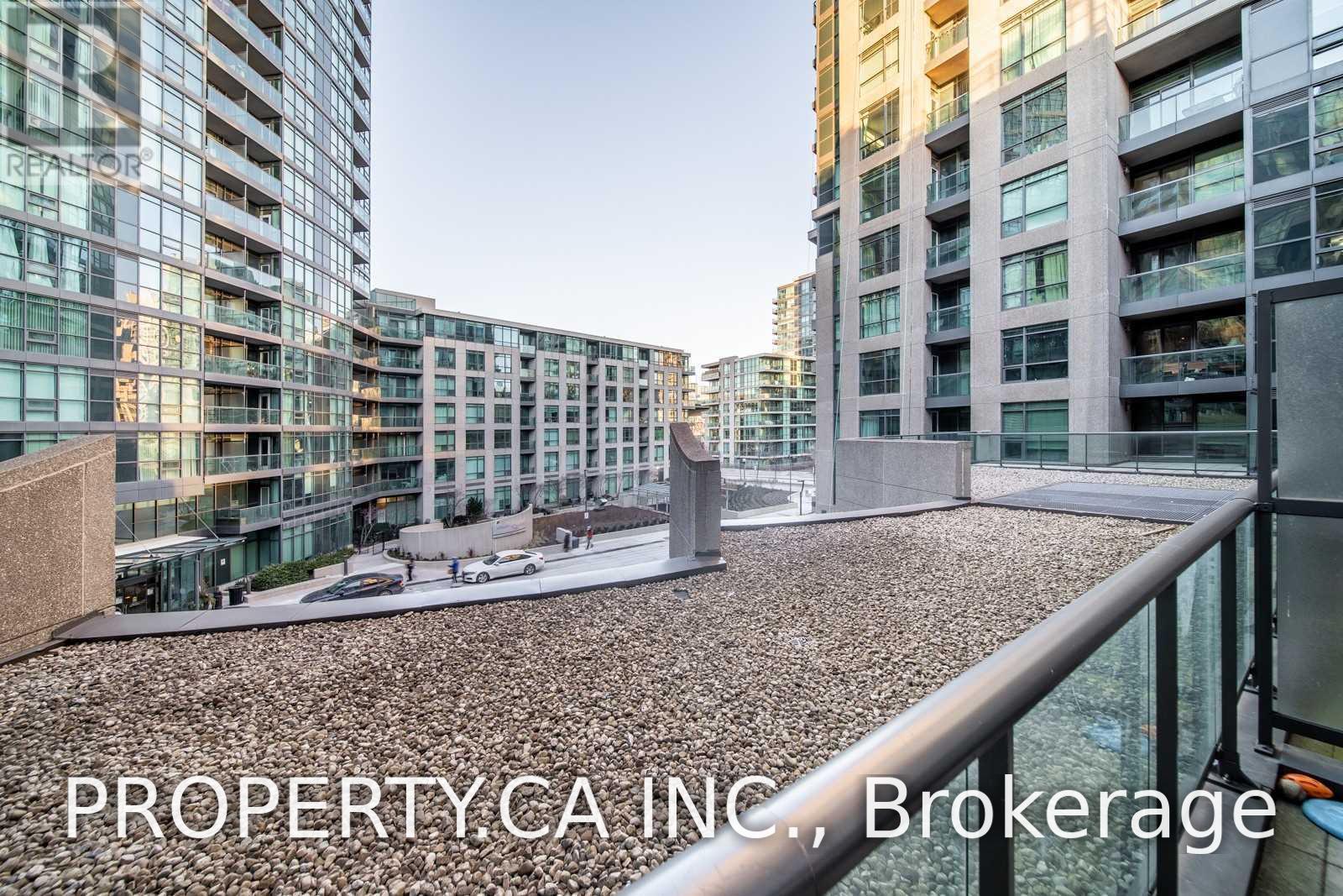 318 - 219 FORT YORK BOULEVARD
