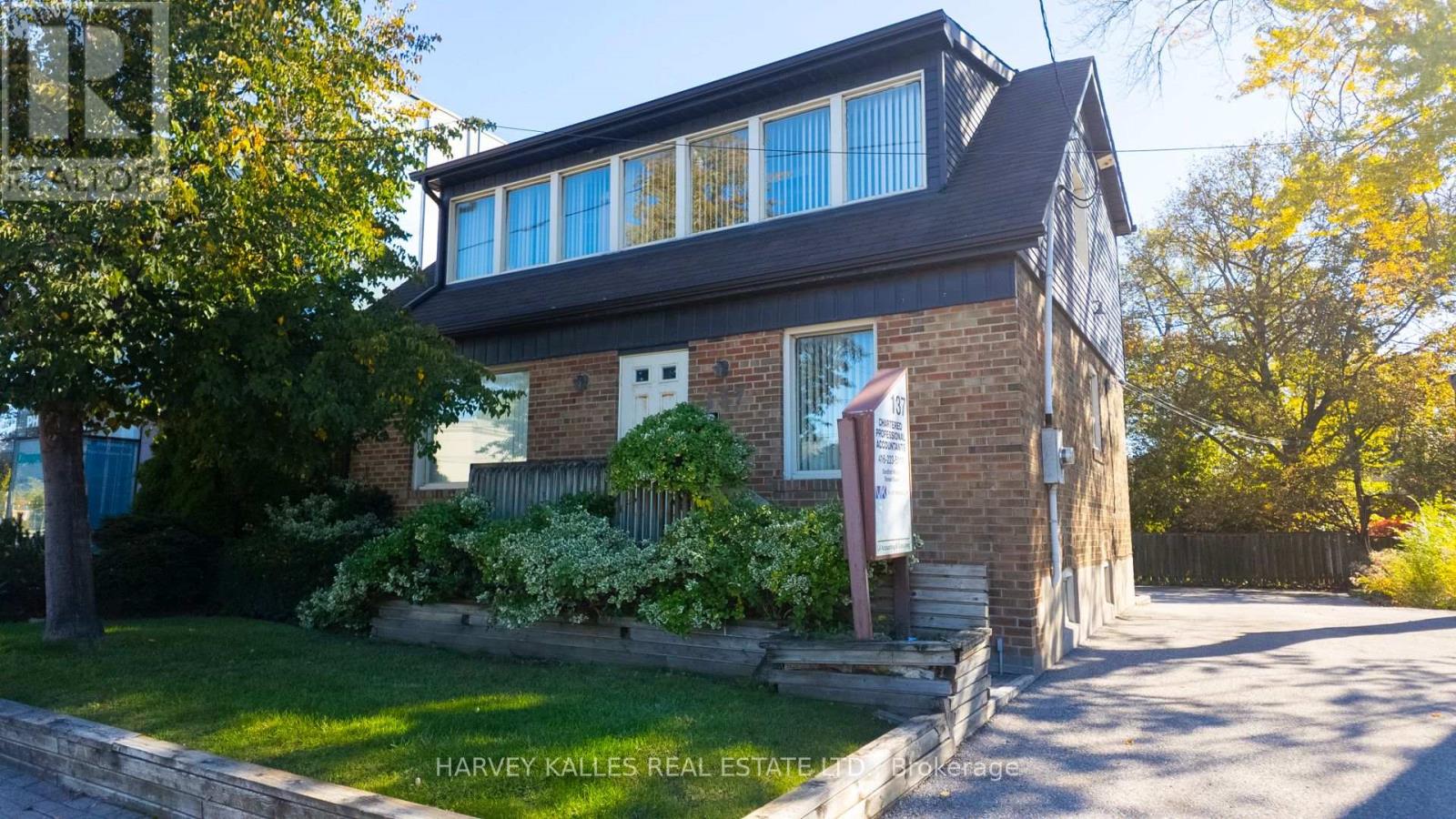 137 SHEPPARD AVENUE E, Toronto, Ontario