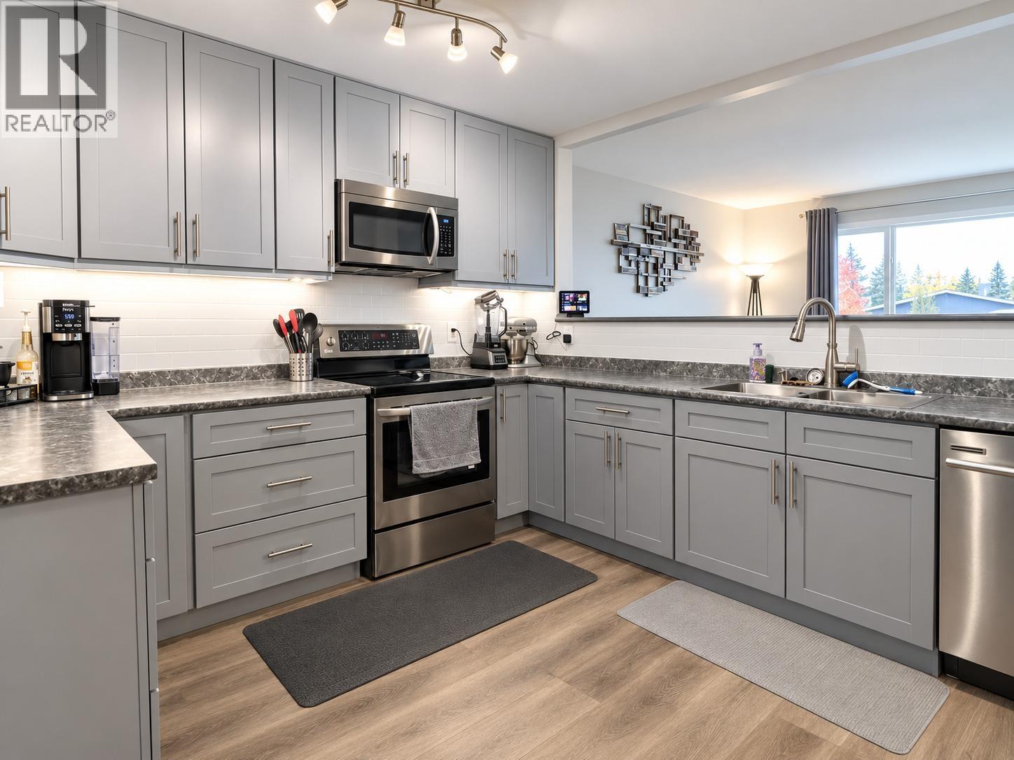 406 Gillett Street, Prince George, British Columbia  V2M 2T5 - Photo 3 - R3176985
