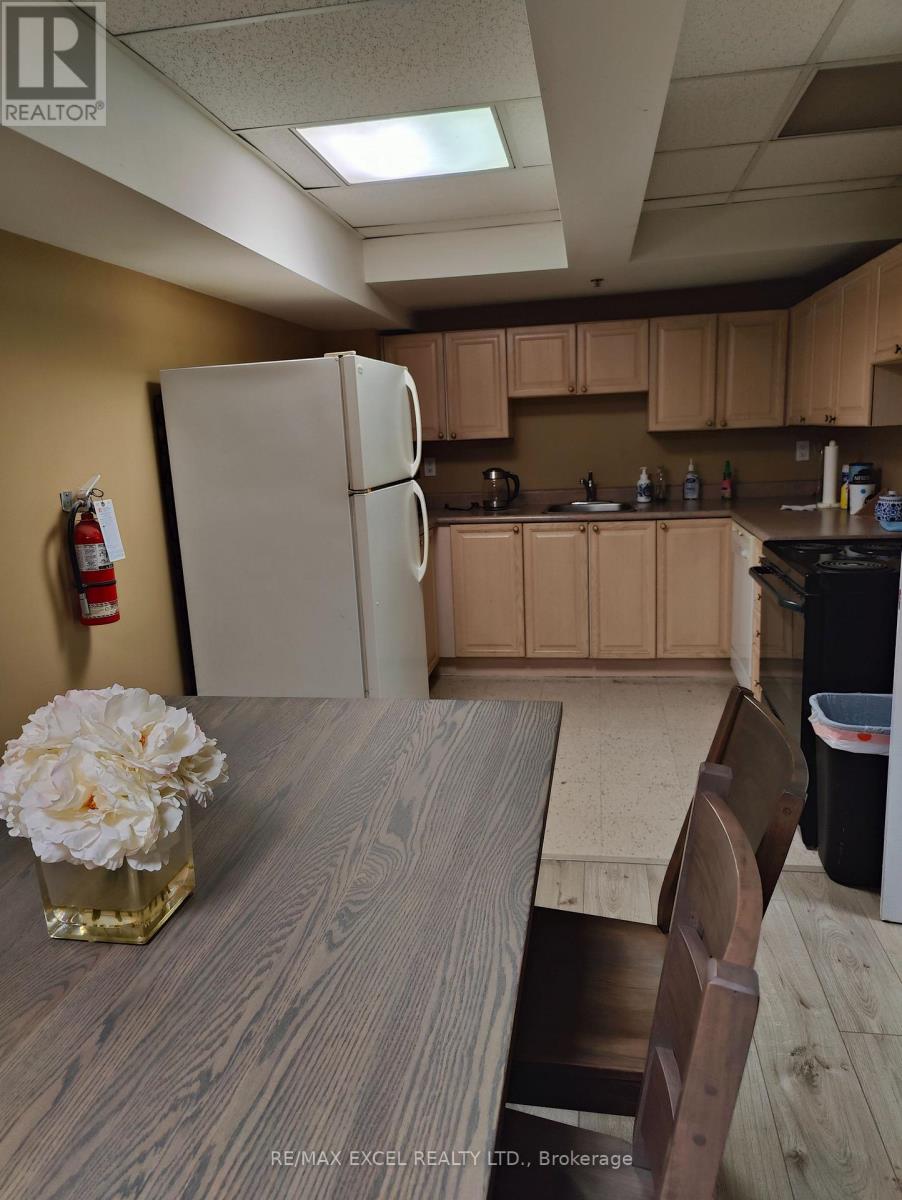D - 75 Konrad Crescent, Markham, Ontario  L3R 8T8 - Photo 5 - N14098778