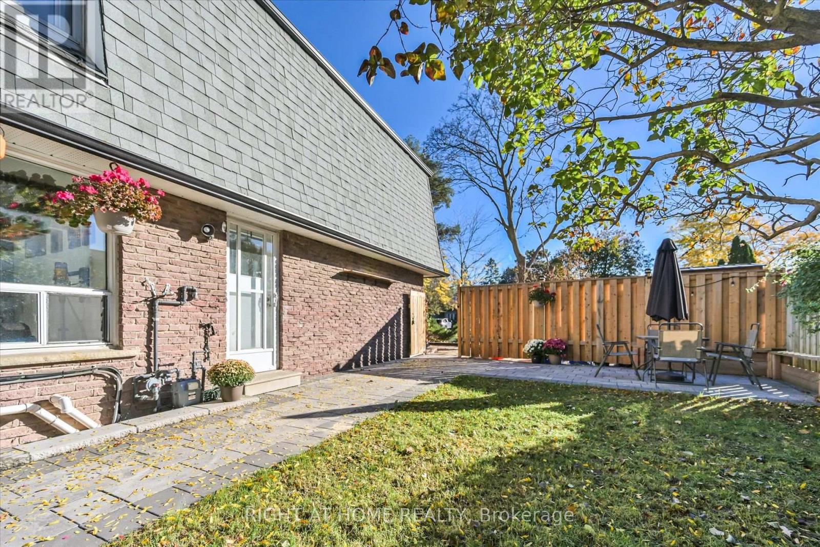 124 Springhead Gardens, Richmond Hill, Ontario  L4C 5C4 - Photo 34 - N14098832