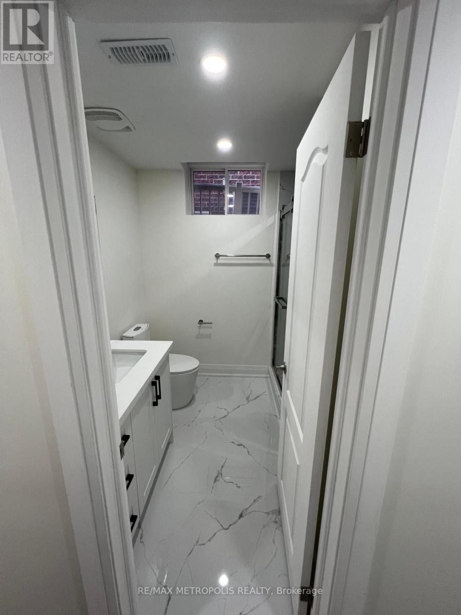 203 Gardiner Drive, Bradford West Gwillimbury, Ontario  L3Z 0J5 - Photo 11 - N14098924