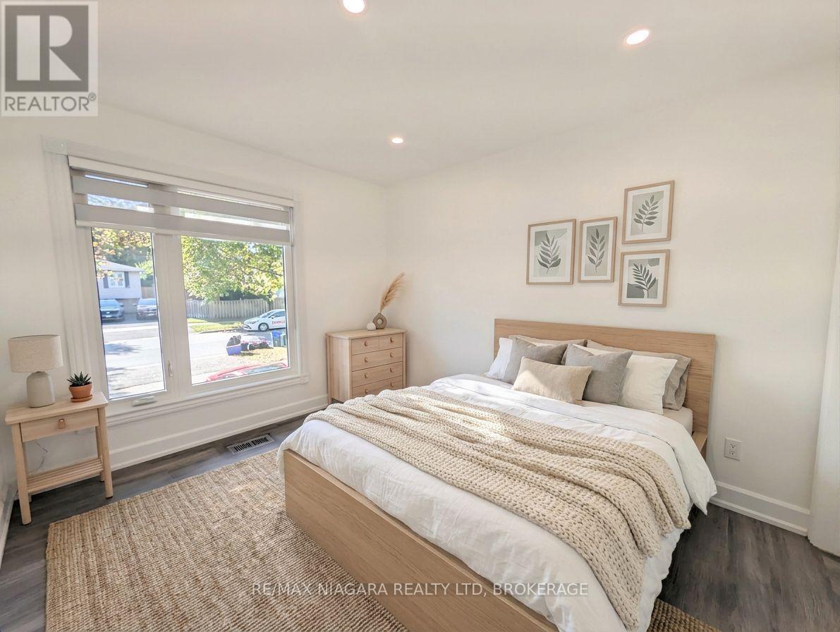2474 Bridge Road, Oakville, Ontario  L6L 2H2 - Photo 18 - W14098822